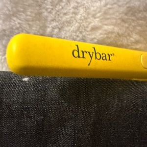 LIKE NEW!!!! TRAVEL MINI DRYBAR FLAT IRON!! EXTRA LONG CORD!!!